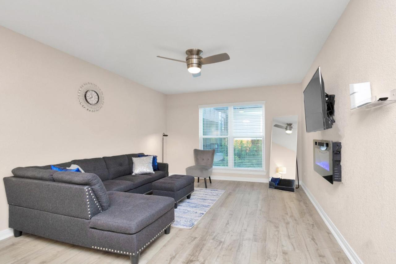 Luxury King W/Resort-Style Pool, Wi-Fi & Parking Houston Exterior photo